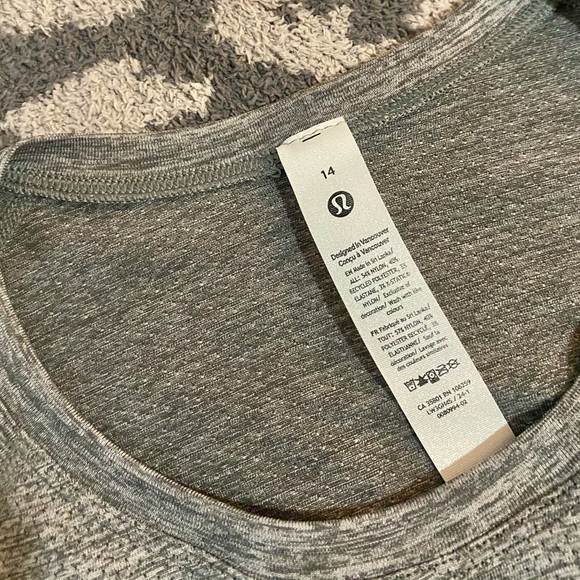 Lululemon Slate/White Swiftly Tech Cropped Long Sleeve 2.0 - Picture 3 of 6